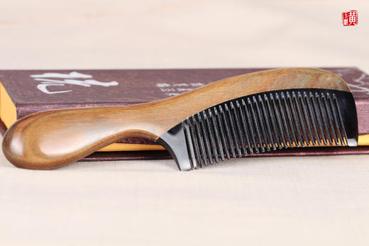 [ 长相思 ]  天然绿檀牛角木梳 商品图3