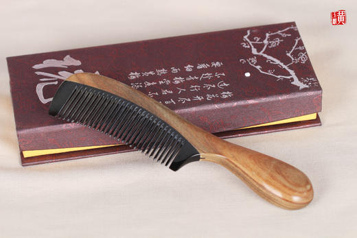 [ 长相思 ]  天然绿檀牛角木梳 商品图0