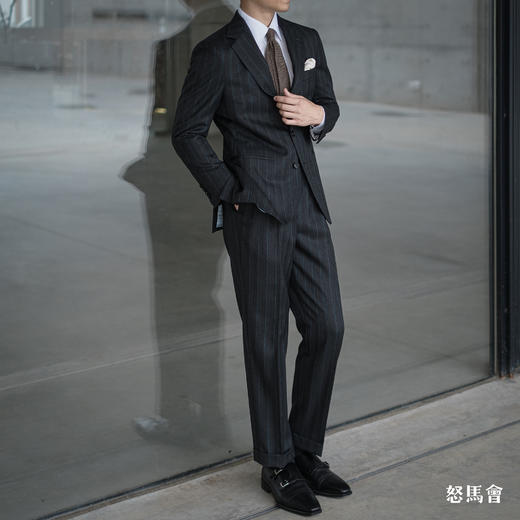 Stylbiella Knight 澳洲美丽诺羊毛360克高克重深灰色绿条纹全麻衬套装 商品图2