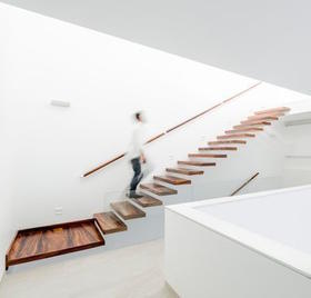 “你要勇敢，而非完美”