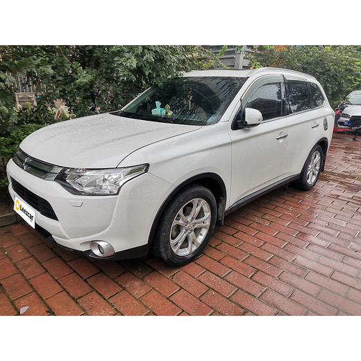 三菱 欧蓝德 2.4L 四驱豪华导航版 5座【长租-北京】 商品图1