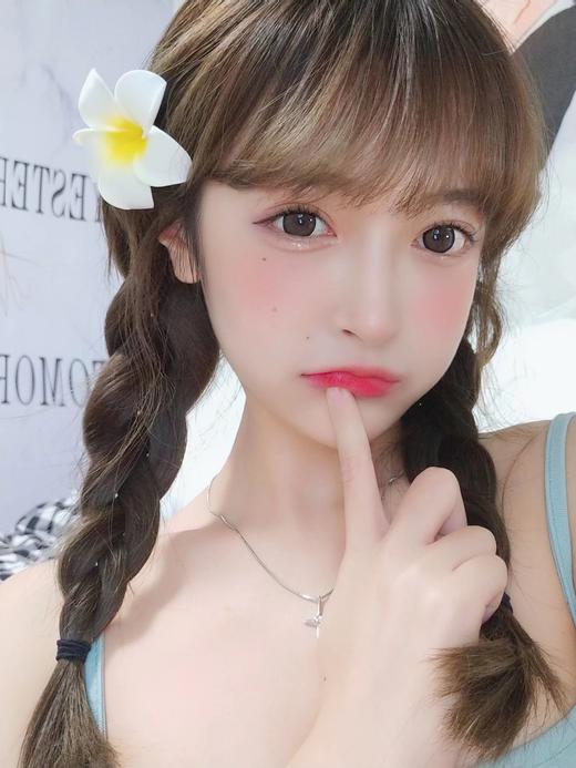 【小红书推荐款】clairecolor杏仁巧，日抛/直径14.2/有比较明显的扩瞳效果，99/一盒，328/四盒，428/六盒，688/十盒，10片/一盒，如需佩戴工具请备注哦！ 商品图3