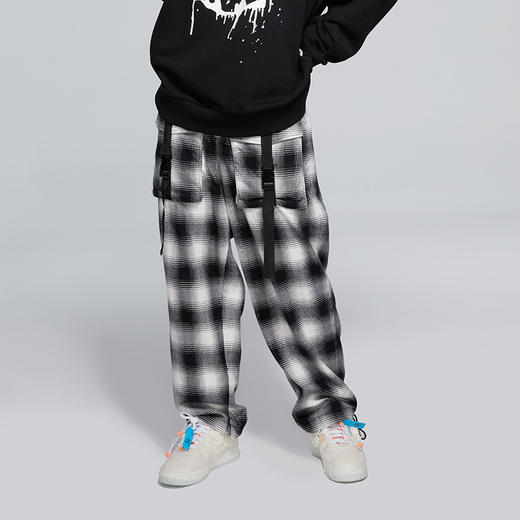 MISHKA黑白格纹工装长裤M61000808W 商品图2