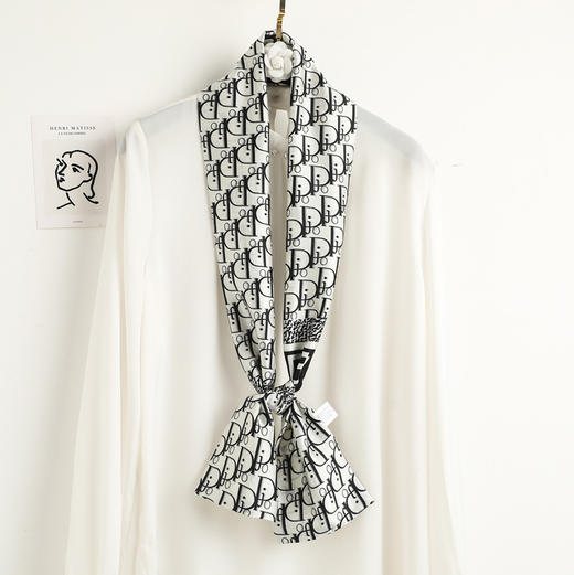 新款长条丝巾韩版佰搭职业装饰小领巾印花绸丝缎围巾 商品图5
