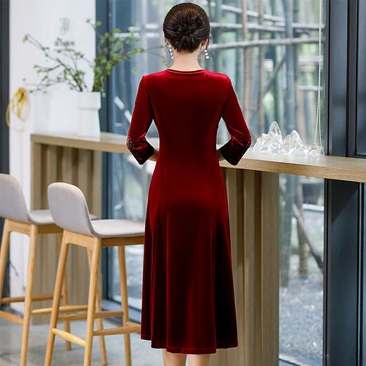 上海旗袍厂BJ-9013秋冬新款韩国绒长款大摆旗袍 复古改良妈妈装旗袍连衣裙 商品图3
