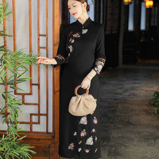 上海旗袍厂KDS-2176中国风女装秋冬新款立领刺绣罗马棉修身中长款连衣裙改良旗袍 商品图2