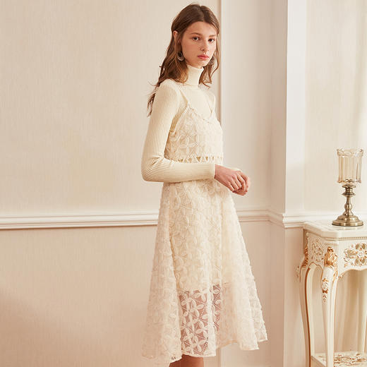 欧芮儿裙类套装杏色 商品图1