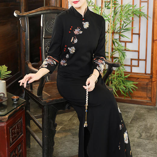 上海旗袍厂KDS-2176中国风女装秋冬新款立领刺绣罗马棉修身中长款连衣裙改良旗袍 商品图1