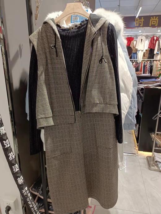 洛呗一7713款两件套格子套裙 商品图0