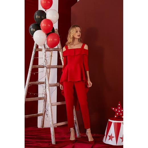 红色双口袋瘦腿裤 商品图0