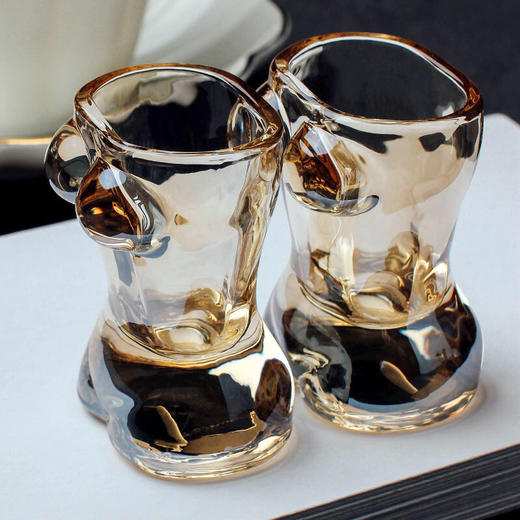 美女小酒杯-创意美女造型小酒杯一白色/琥珀色随机发货-会员6折 商品图3