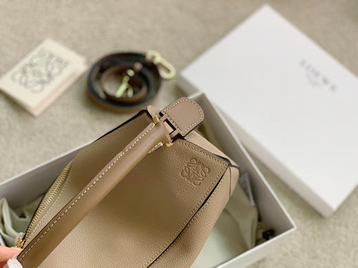 Puzzle 奶茶色荔枝纹几何包 商品图3