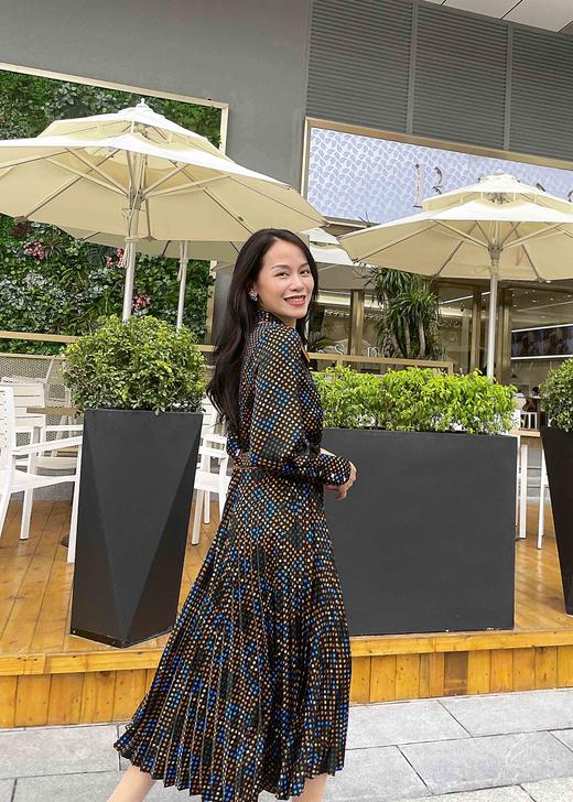 【伯妮斯茵】宝石蓝色斜纹格子宽松收腰衬衣款连衣裙 3S4552 商品图2