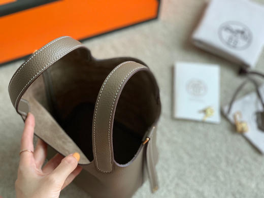 H经典手缝蜡线菜篮子-大象灰金扣 商品图8