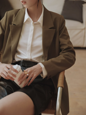 OOTD | 属于秋天的棕绿色调 高级感西装穿搭