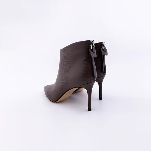SAFICOO 气质咖色胎牛皮蛇纹拼接细跟女士短靴 商品图5