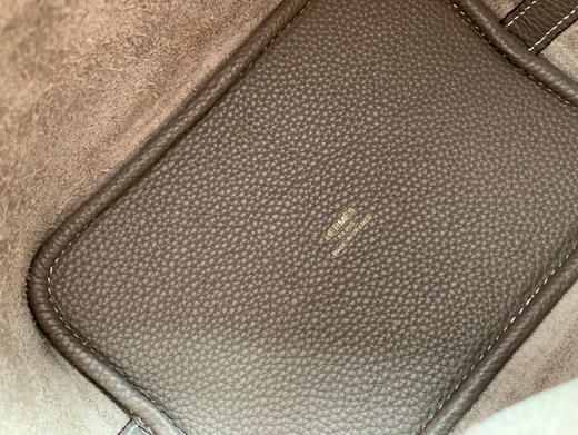 H经典手缝蜡线菜篮子-大象灰金扣 商品图6