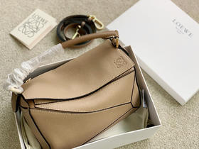 Puzzle 奶茶色荔枝纹几何包