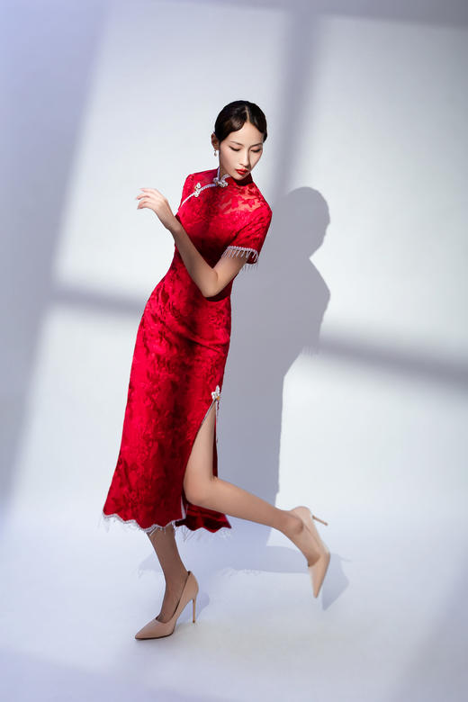 荷言HEYEN 当户理红妆 玫瑰红真丝乔其绣花面料 商品图1