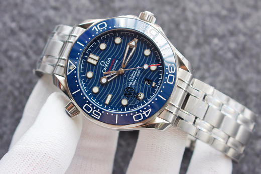 VS欧米茄海马300米系列“蓝色盘”
表盘尺寸：表径42mm、厚度13.5mm
机芯：改8800一体全自动机械机芯 商品图1