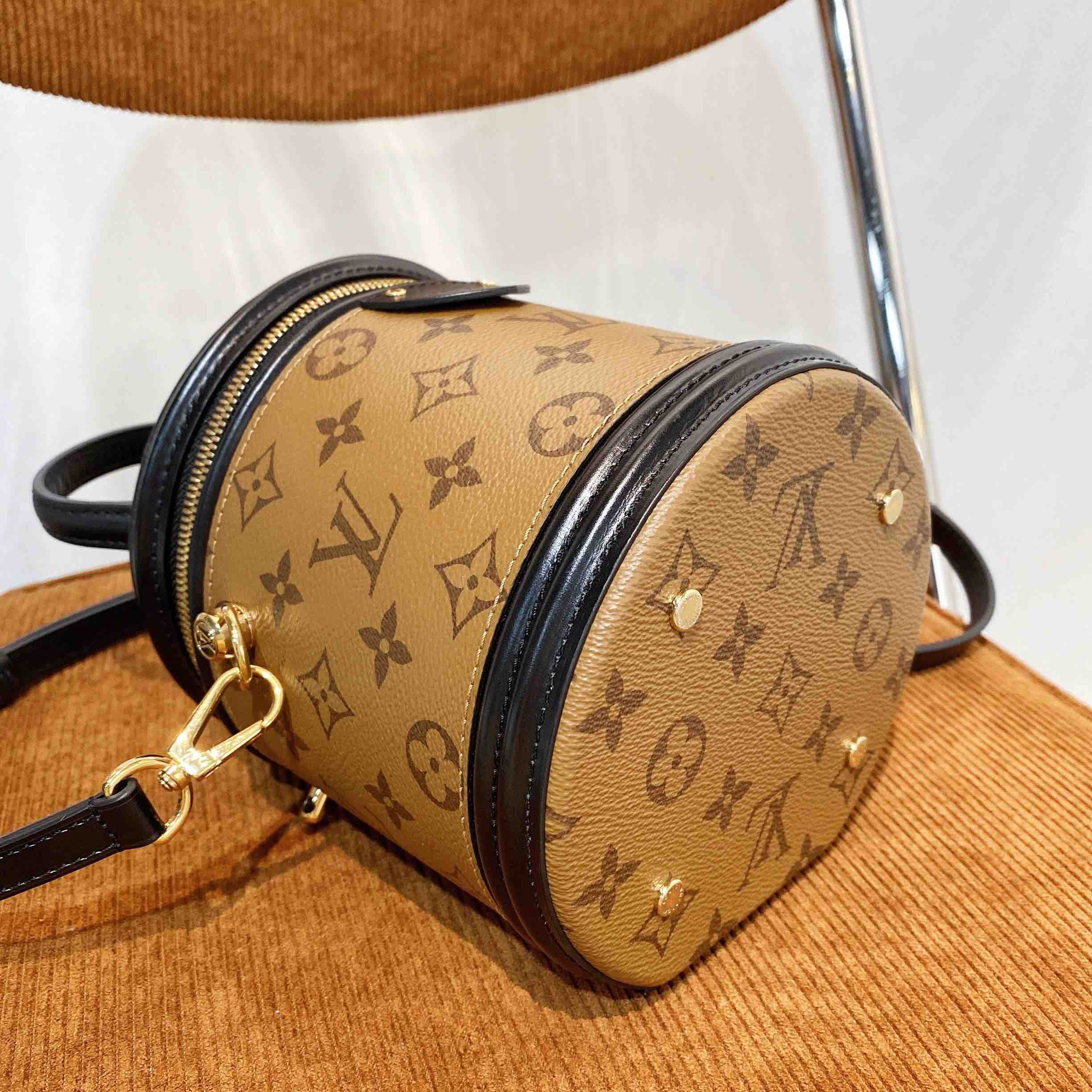 lv 老花拼牛皮 圆筒 饭桶包