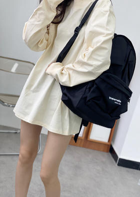 价值4400 十一出游福利 大王褶皱双肩包，境外货！今天给大家福利价，千万别错过！这种有设计感的东西设计本身都值那么多了！