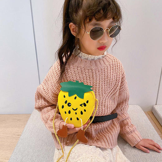 【服饰鞋包】新款卡通草莓儿童斜挎包包潮流小包时尚单肩包ins儿童单肩包 商品图1