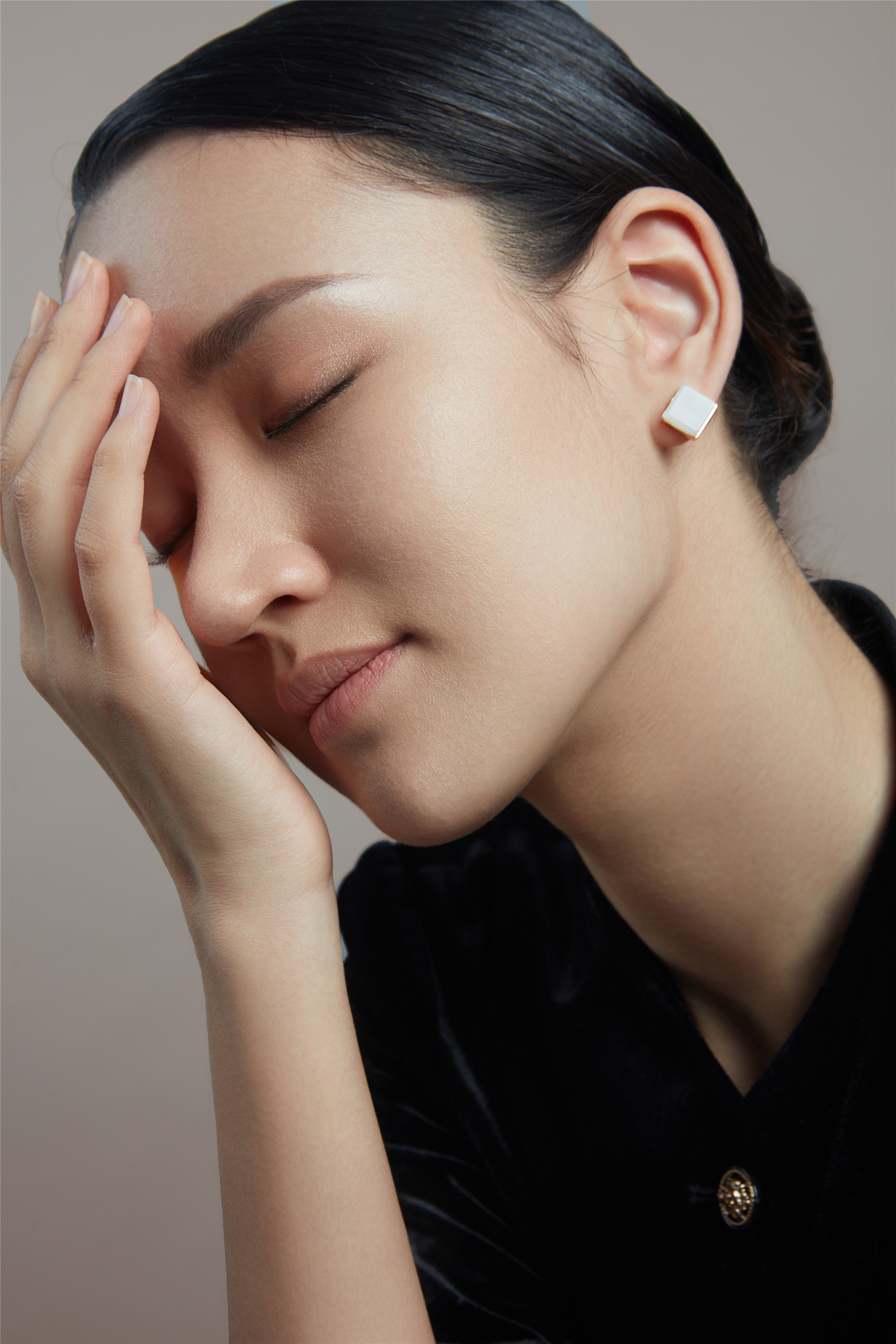 Qinny｜云影天光｜18K金和田玉方钉日常百搭经典极简耳钉耳饰