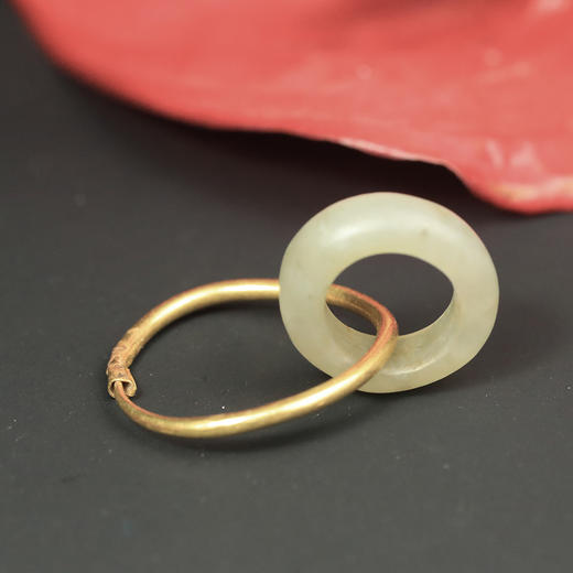 清代原装和田白玉金圈耳环 商品图3