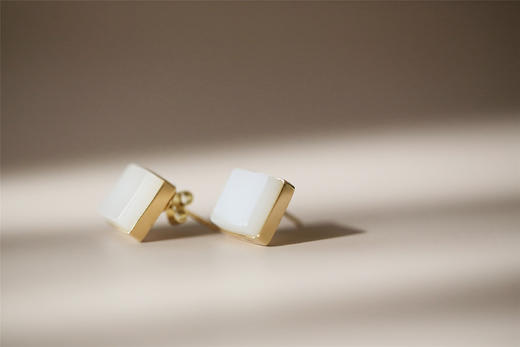 Qinny｜云影天光｜18K金和田玉方钉日常百搭经典极简耳钉耳饰 商品图6