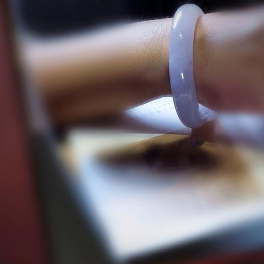 淡紫色紫罗兰翡翠带绿点翡翠手镯 商品图2