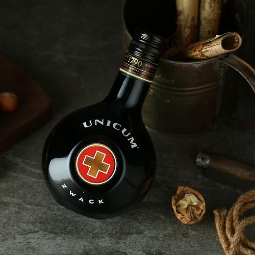 保胃好物！国际红十字会授权指定酒，曾被匈牙利禁止出口的御酒，匈牙利大使馆陈列酒——乌尼古红十字草本利口酒500ml、700ml、1000ml、5000ml 商品图1