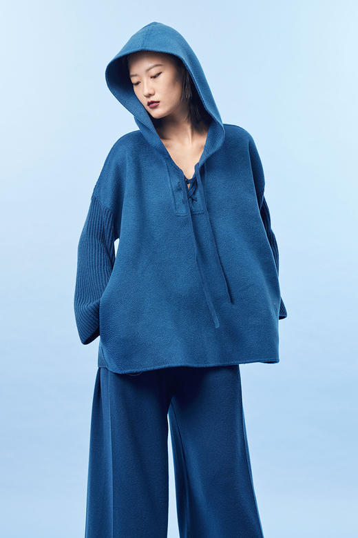 针梭相拼连帽羊绒女上衣 SJF92W135N 商品图1