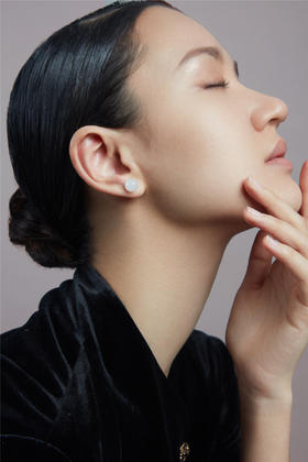 Qinny | 琵琶珠玉 ｜18K金和田玉子料白玉经典耳钉圆珠简约质感