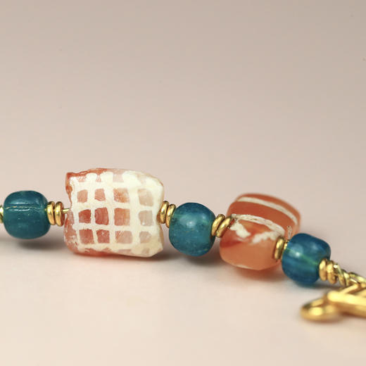 西亚高古镶蚀红玉髓潮金手链 商品图3