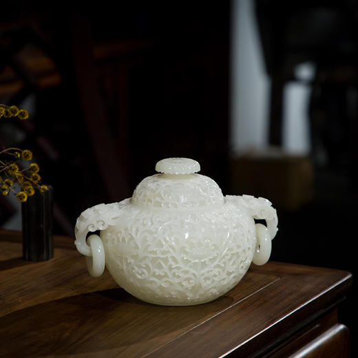 和田玉籽料透雕花卉纹香炉供器 商品图4