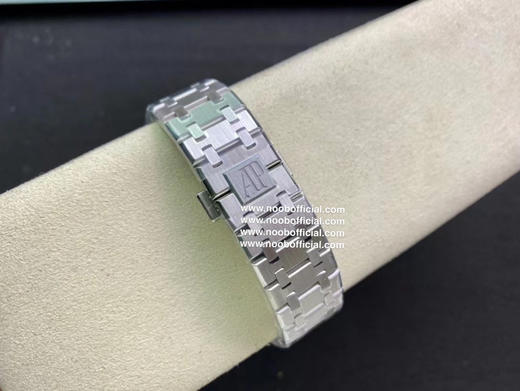 APS新品 爱彼 26574 皇家橡树系列在“Grande Tapisserie”大格纹装饰表盘上，日期、星期、月份、月相，和四个眼睛的位置与原装同步 商品图2