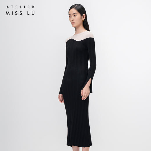 【曲线图鉴】流畅曲线黑拼米白长袖针织连衣裙/202103A 商品图2