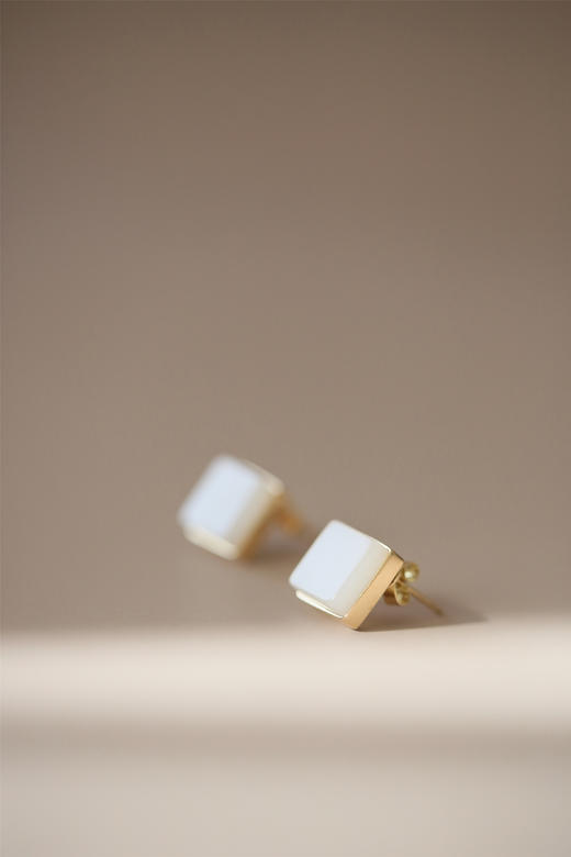 Qinny｜云影天光｜18K金和田玉方钉日常百搭经典极简耳钉耳饰 商品图8
