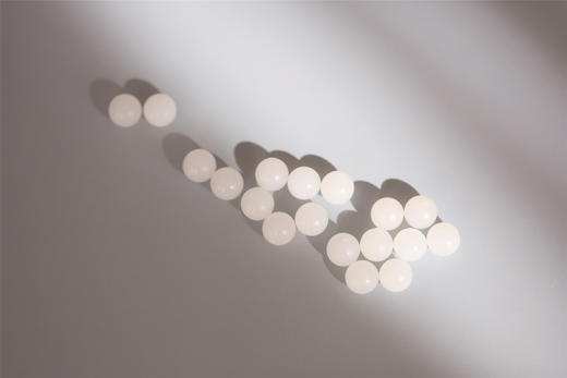 Qinny | 琵琶珠玉 ｜18K金和田玉子料白玉经典耳钉圆珠简约质感 商品图11