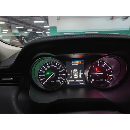 路虎 揽胜极光 2.0T 5门耀真版【月租-深圳】 商品图8