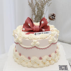 裱花蝴蝶结蛋糕