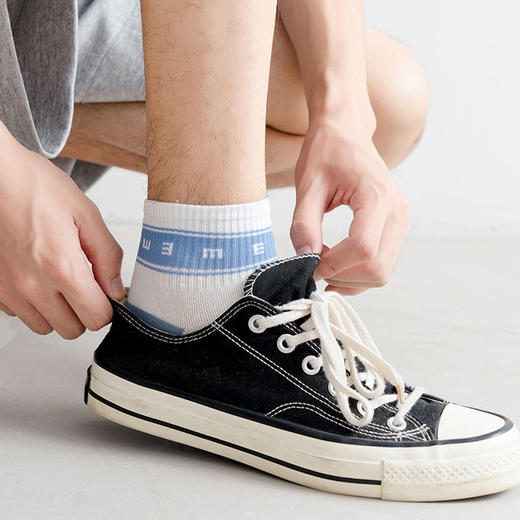 【5双装 柔软透气不闷脚】男袜新款运动中筒袜街头时尚篮球袜高橡筋吸汗男士棉袜子 商品图1