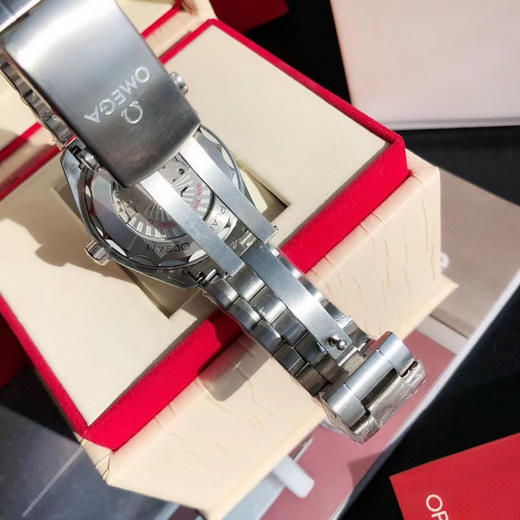 OMEGA欧米茄海马系列600米“太极海马”潜水男士机械腕表
机芯：搭载进口西铁城 商品图8