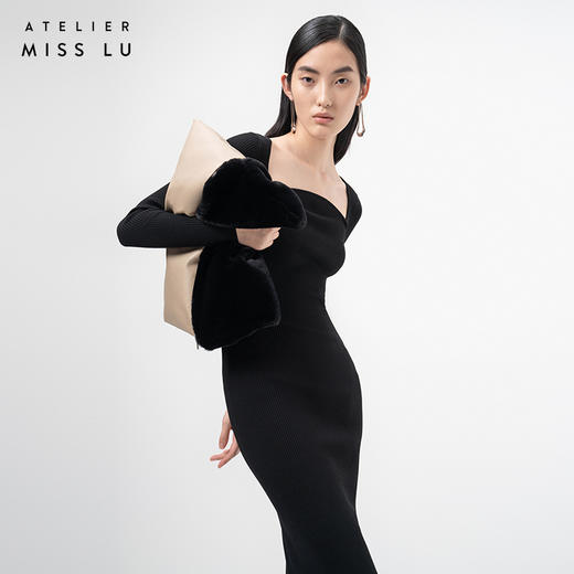 【立月】山丘领黑色长袖针织连衣裙/202108 商品图1