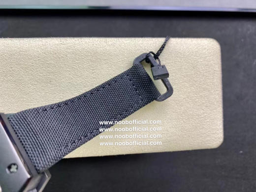 理查德米勒RM68-01 涂鸦 陀飞轮系列，我来自涂鸦大师，此款腕表是来自《涂鸦大师Cyril Phan》创新之作。 商品图7