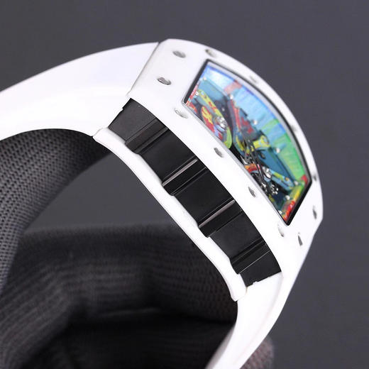 理查德米勒RM68-01 涂鸦 陀飞轮系列，我来自涂鸦大师，此款腕表是来自《涂鸦大师Cyril Phan》创新之作。 商品图11