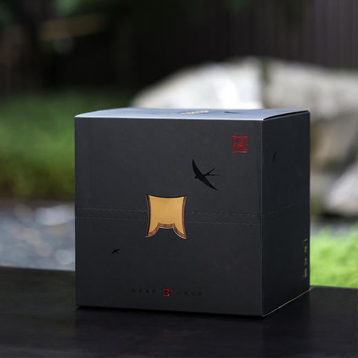 福鼎白茶 | 一叶九鼎 2021年   收藏款头春白毫银针候鸟之约 1000g（一品一码，限量收藏，吴志坚亲笔签名） 商品图0