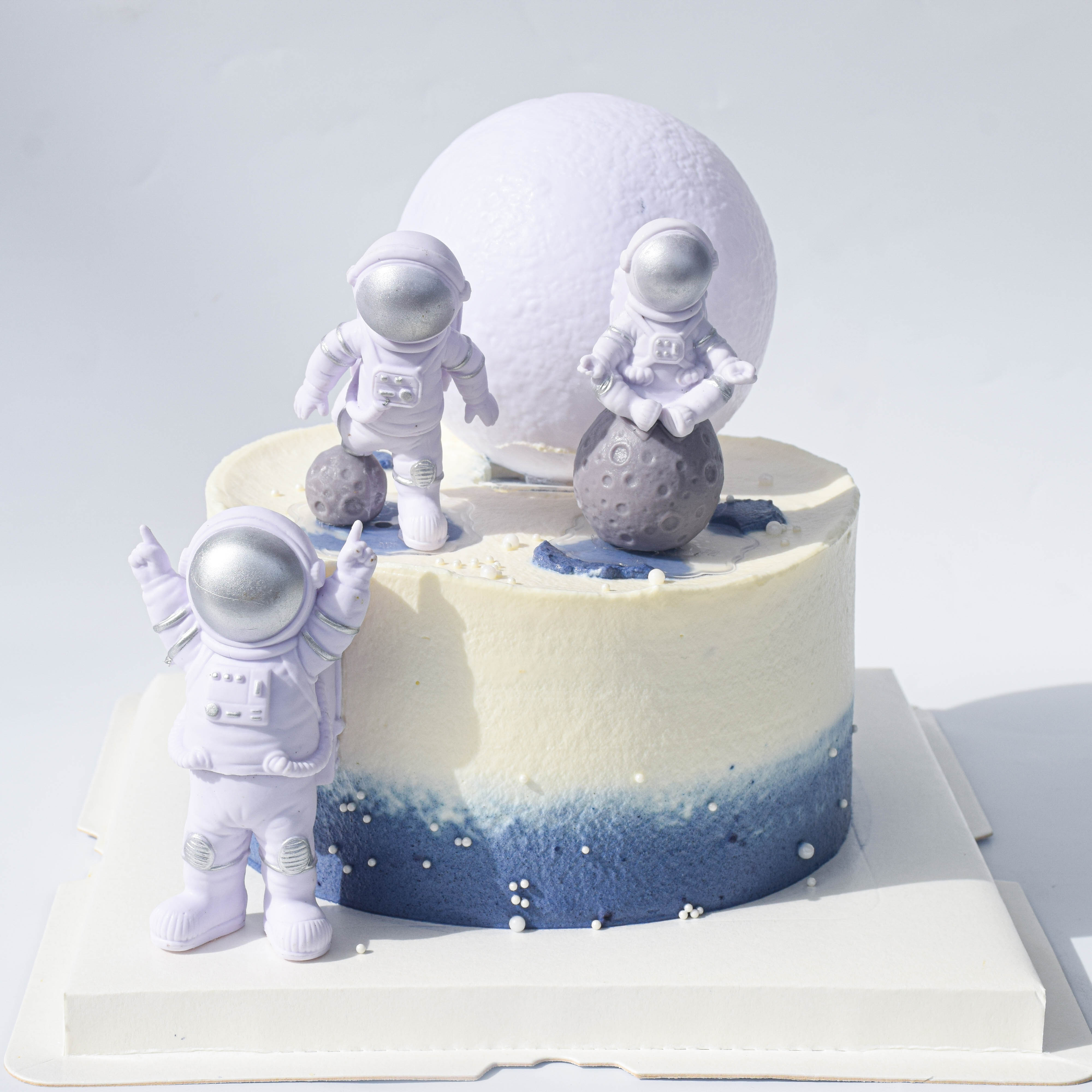 太空漫步 · 鲜奶油蛋糕