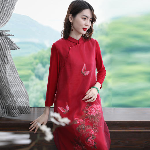 上海旗袍厂KDS-2167主推款喜婆婆酒红色婚宴装2021秋冬中国风宽松显瘦长袖裙子 商品图4